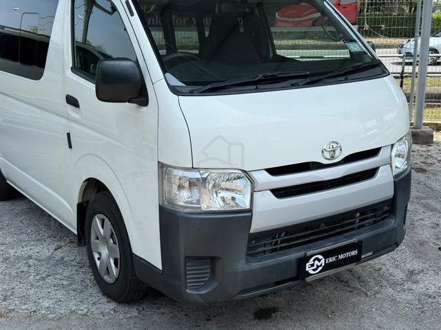 Toyota Hiace Window Van 2.5 Diesel 2016 - 2