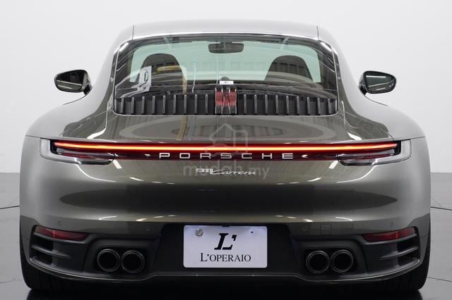 2022 Porsche 911CARRERA Aventurine Green - 1
