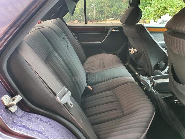 1995 Mercedes Benz 230E 2.0 (M) - 4