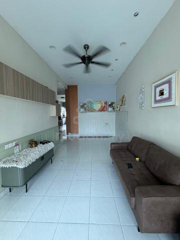Master Bedroom For Rent at Kulai 1