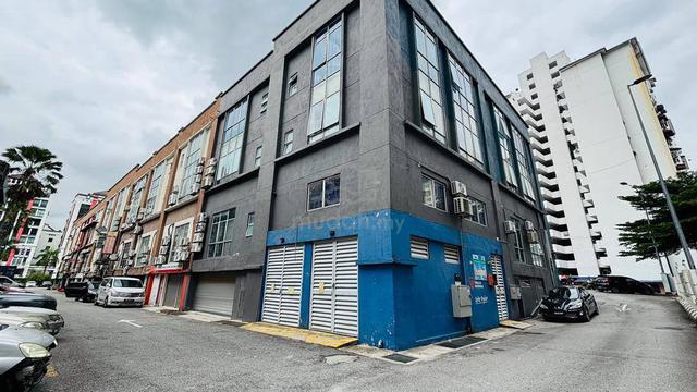 Shoplot Office Space 3.5 Storey Corner Excella Bussiness Park Ampang 1