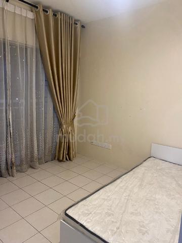 Bilik Balkoni Female Single 1