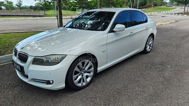 2011 Bmw 320i 2.0 E90 EXECUTIVE (CKD) - 1