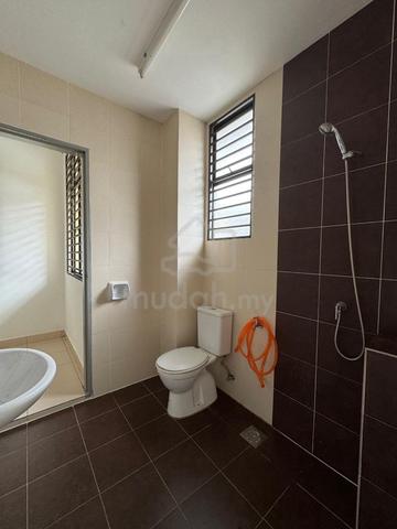 2 Sty Bandar Putera 2 Klang Basic Unit 4