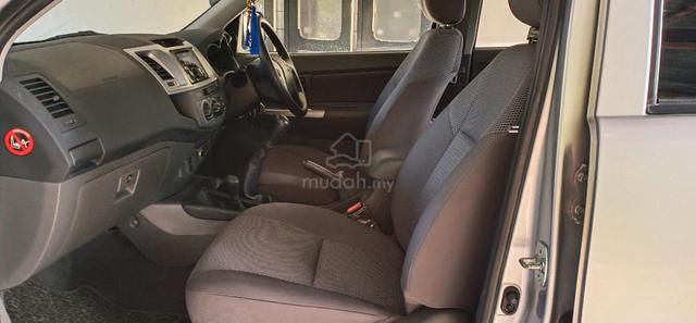 2012 Toyota HILUX 2.5 G (M) - 4