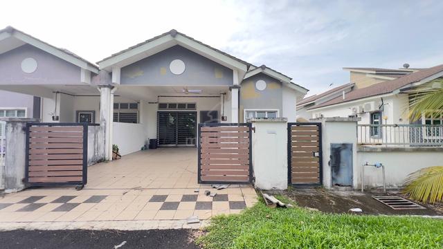 Facing Open Single Storey Semi D TAMAN JENDERAM MURNI , DENGKIL 1