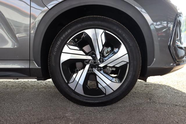 2025 Proton EMAS 7 Premium Like New - 5