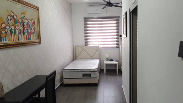 CORNER LOT Double Storey Taman Puncak Jalil Seri Kembangan 1