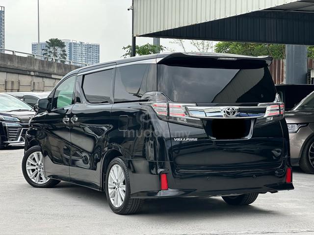 TOYOTA VELLFIRE 2.5 ZA ANDROID PLAYER Roof Monitor - 2