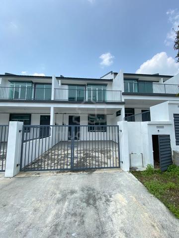 [Below Market] 2 Storey Terrace Taman Scientex Rawang Anggun House 1