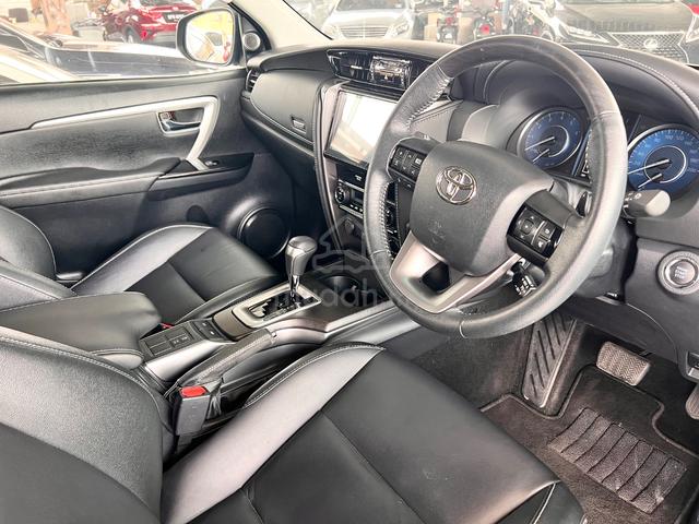 2024 Toyota FORTUNER 2.7 SRZ*LIKE NEW CAR* - 4