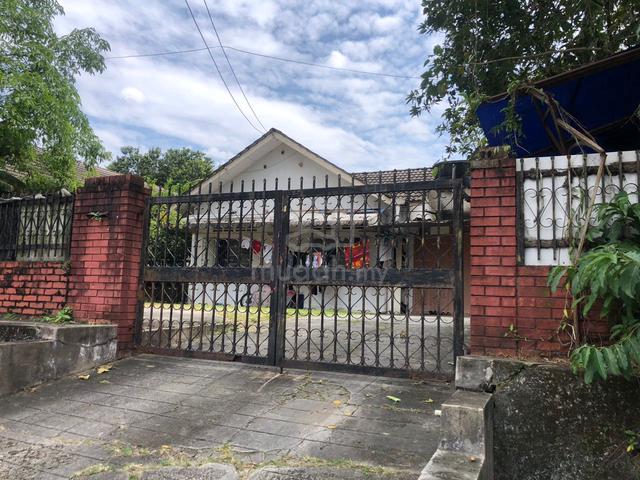 Petaling Jaya Old Bungalow 5ksf For Sale 1