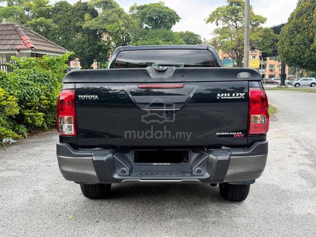 2020 Toyota HILUX 2.8 BLACK EDITION FULL SERVICE - 3