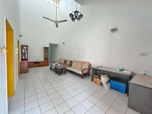 Jln Dian Tmn Munsyi Ibrahim 1Storey Almost Full Furnish Near CIQ 1