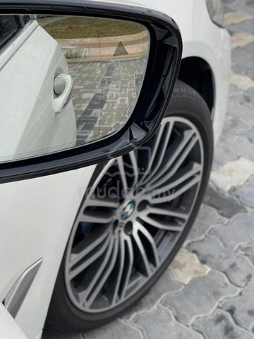 2017 BMW 530i 2.0 M-SPORT (G30) - 4