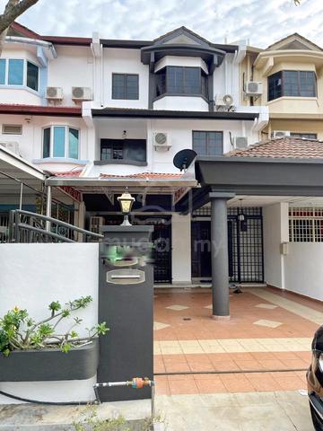 3 Storey Terrace at Sungai Batu. Teluk Kumbar 1
