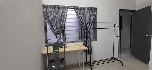 Berkeley klang room with private toilet for rent 1