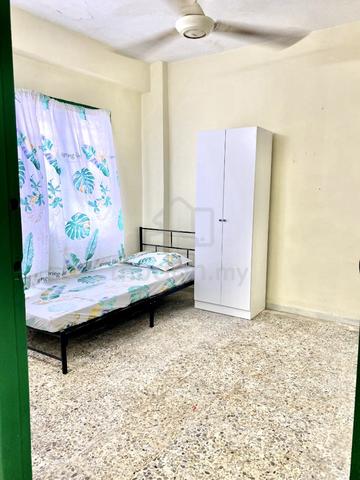 Bilik single wanita PJS 8 Bandar Sunway 1