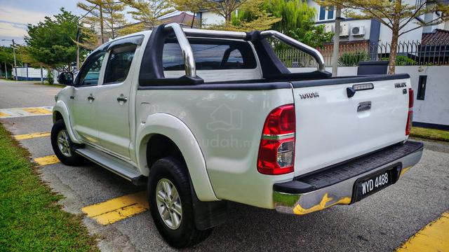 2013 Toyota HILUX 2.5 G VNT FACELIFT (A) - 4