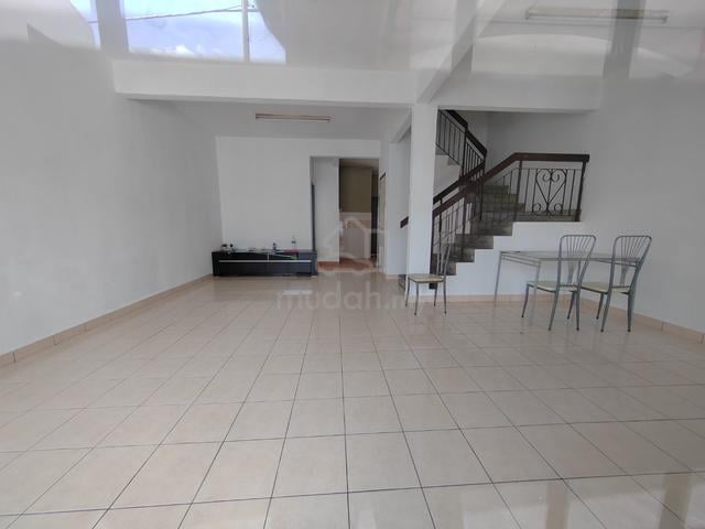 Puchong Taman Putra Prima Double Storey house for Rent with Basic Unit 1