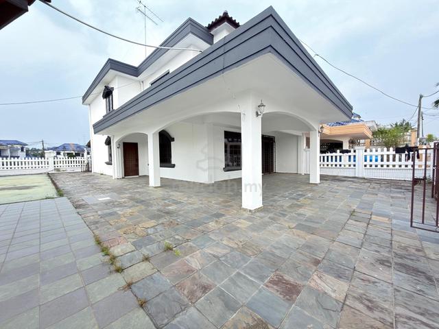 Double storey Semi d Corner lot/Taman sri kluang 1