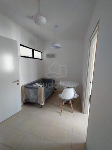 Uni Suites 5
