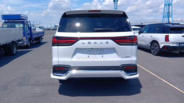 2023 Lexus LX600 3.4 (7-Seater, Black Interior) - 4
