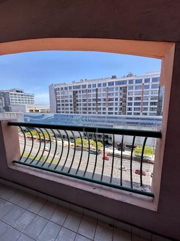 Marina Court 1