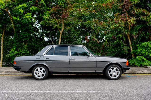 1985 Mercedes Benz W123 200 - 2