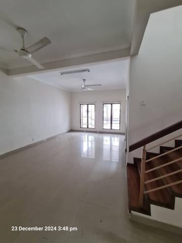 Bandar kinrara 9 , 1800sf , 4r3b , basic , kinrara 1