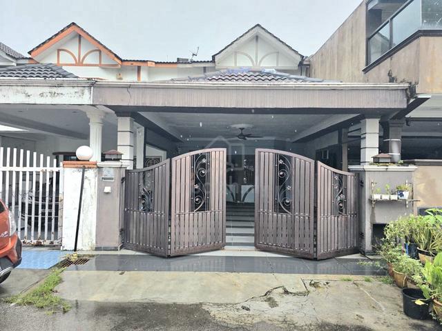 Freehold Renovated Double Storey Taman Bayu Perdana Klang For Sale 1