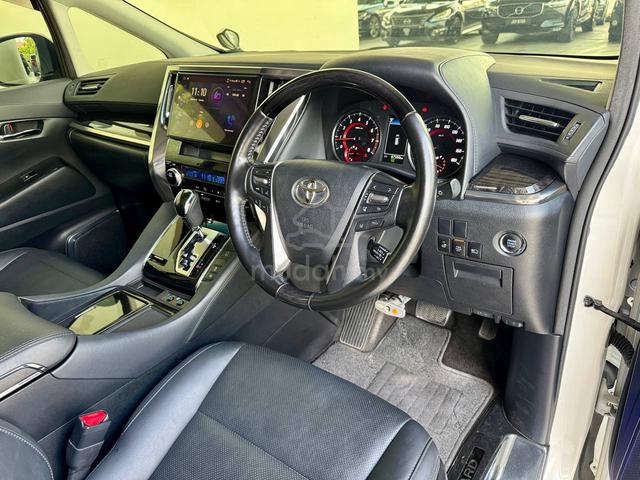 Toyota Alphard 2.5SC Pilot Seat S/Roof Power Boot - 5