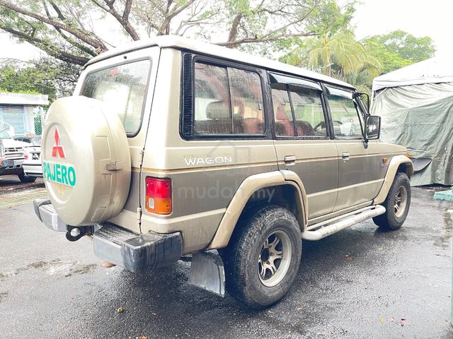 Old school Mitsubishi PAJERO Turbo Petrol ( M ) - 3