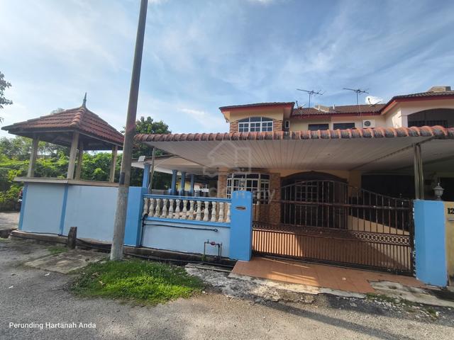 Rumah Corner Lot 2 Tingkat Open Facing Di Pekan Gurun 1
