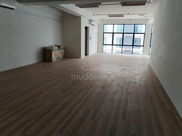 Cheap Fully Furnished Kenwingston Office at tamarind paragon For rent 1