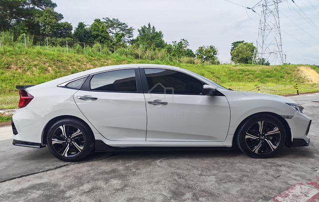 2018 Honda CIVIC 1.5 TC-PREMIUM (A) - 4