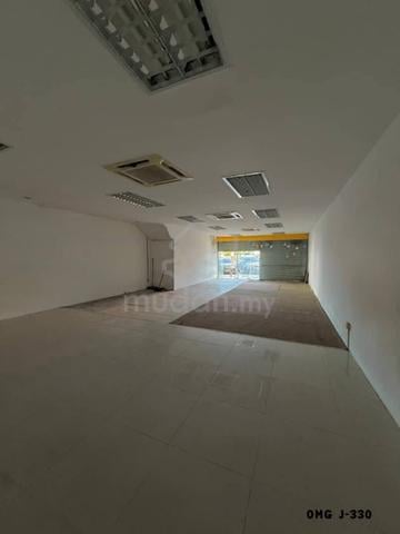 Crowd Area Taman Intan Klang 3 Storey Shop Lot 22x70 Freehold for Sale 1
