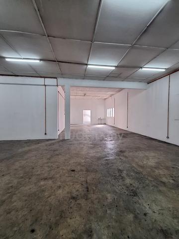 Facing Mainroad Warehouse bu 4100sf Bukit Kemuning Shah Alam for rent 1