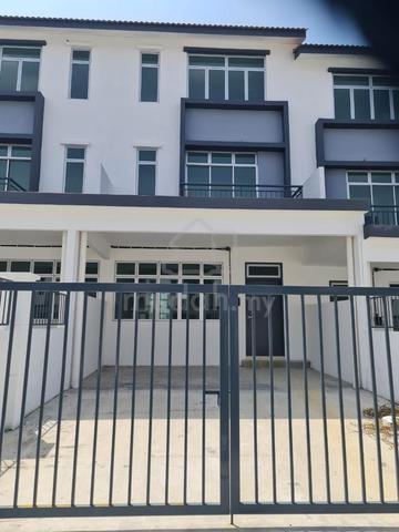 Pulai Mutiara 2 Triple Storey House 1