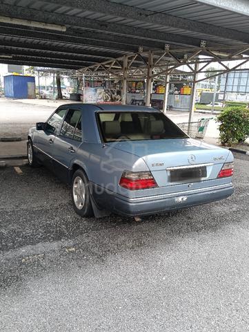1995 Mercedes Benz 230 2.0 (A) - 2