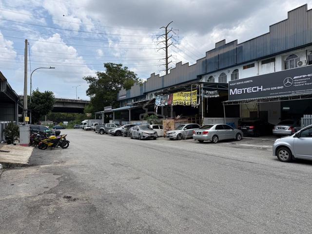1.5 Storey link factory @ Desa Tun Razak 1