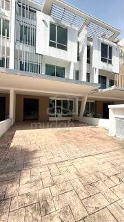 MURAH CANTIK FREEHOLD💥💥3 Storey Cassia Garden Residence Cyberjaya 1