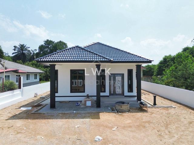 Banglo Belakang Masjid Batu 23, Machang 1