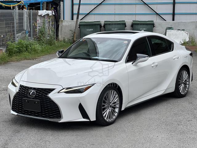 LIMITED SALE JAPAN UNREG Lexus IS300 2.0 VERSION L - 1
