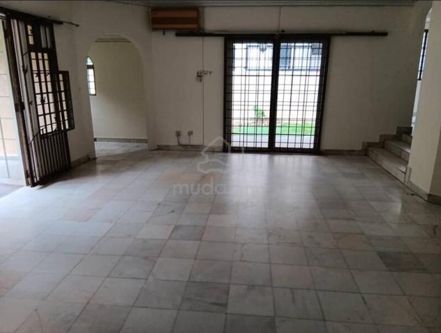 Petaling Jaya SS1 Freehold Bungalow House With Spacious Land For Sale 1
