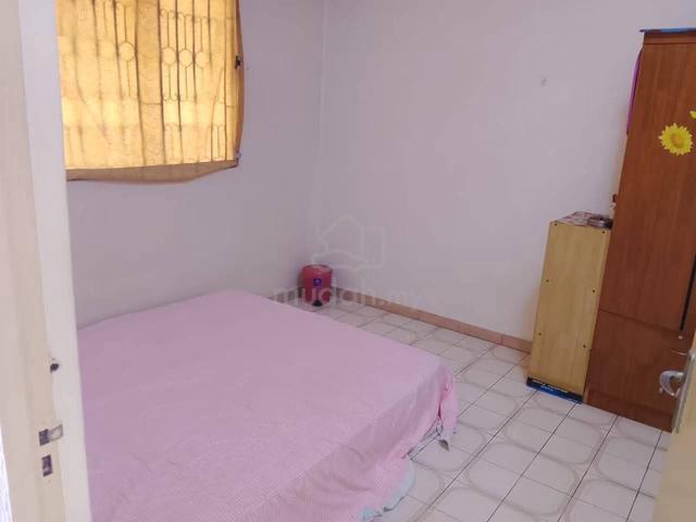 Flat Taman Ungku Tun Aminah 1
