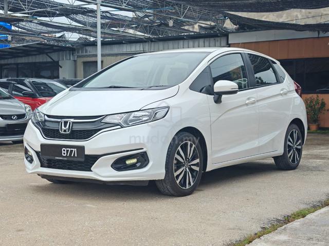 2017 Honda JAZZ 1.5 V (A) - 4
