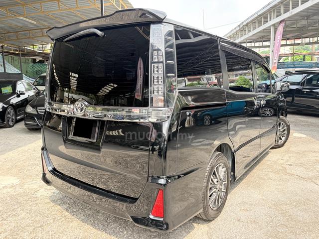 KIRAMEKI Toyota VOXY 2.0 Alpine Player 2PwrDoor - 3