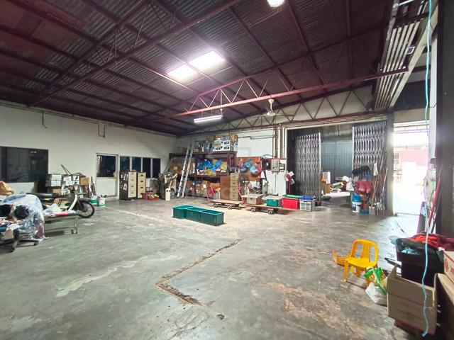 Perusahaan Bakar Arang Single Storey Factory 10,538 Sqft 1