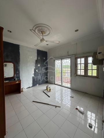 Bercham double storey house for rent 4